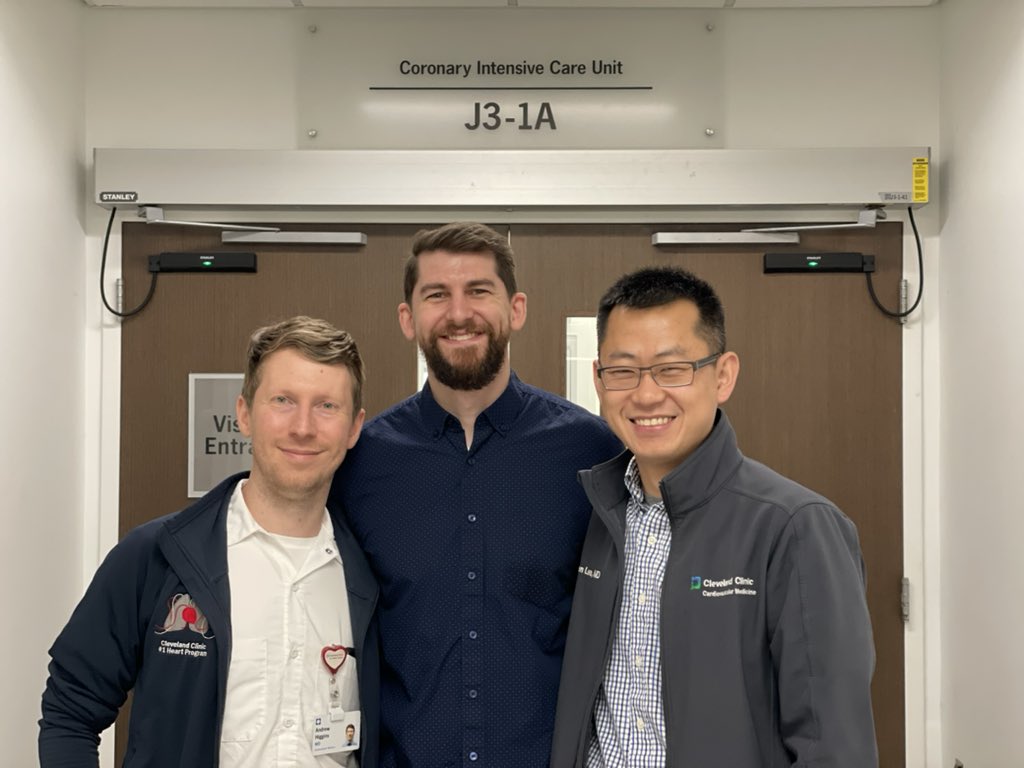 Truly bittersweet to leave a place @CleClinicHVTI that has meant so much to me, but excited for the next chapter as a Critical Care and HF cardiologist @HeartCentennial! Particularly grateful to these two that modeled the way #CCCHF @RanLeeMD @AndrewHigginsMD @CCFcards @CCF_PCCM