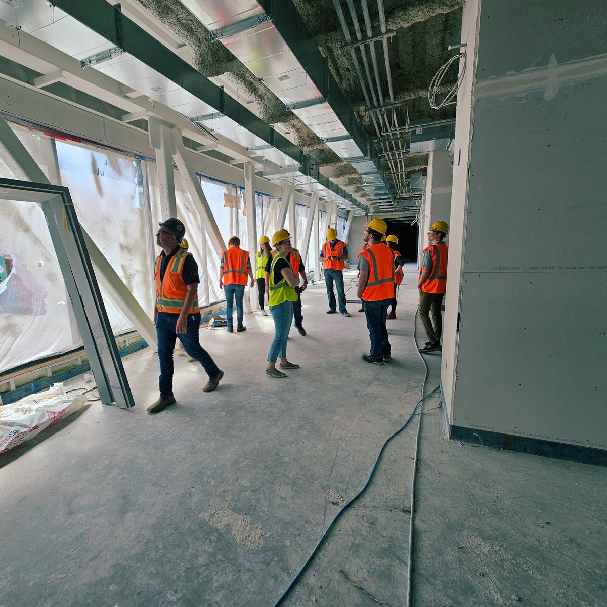 Our Journey Construction team recently took a group of Masters students from the SDSU School of Architecture on a tour of Cherapa!
bit.ly/46uVIHy
#BuildingCommunity #BuildingCareers #Education #Learning #Tour #SDSU #Architecture #Cherapa #PendarProperties #JourneyGroup