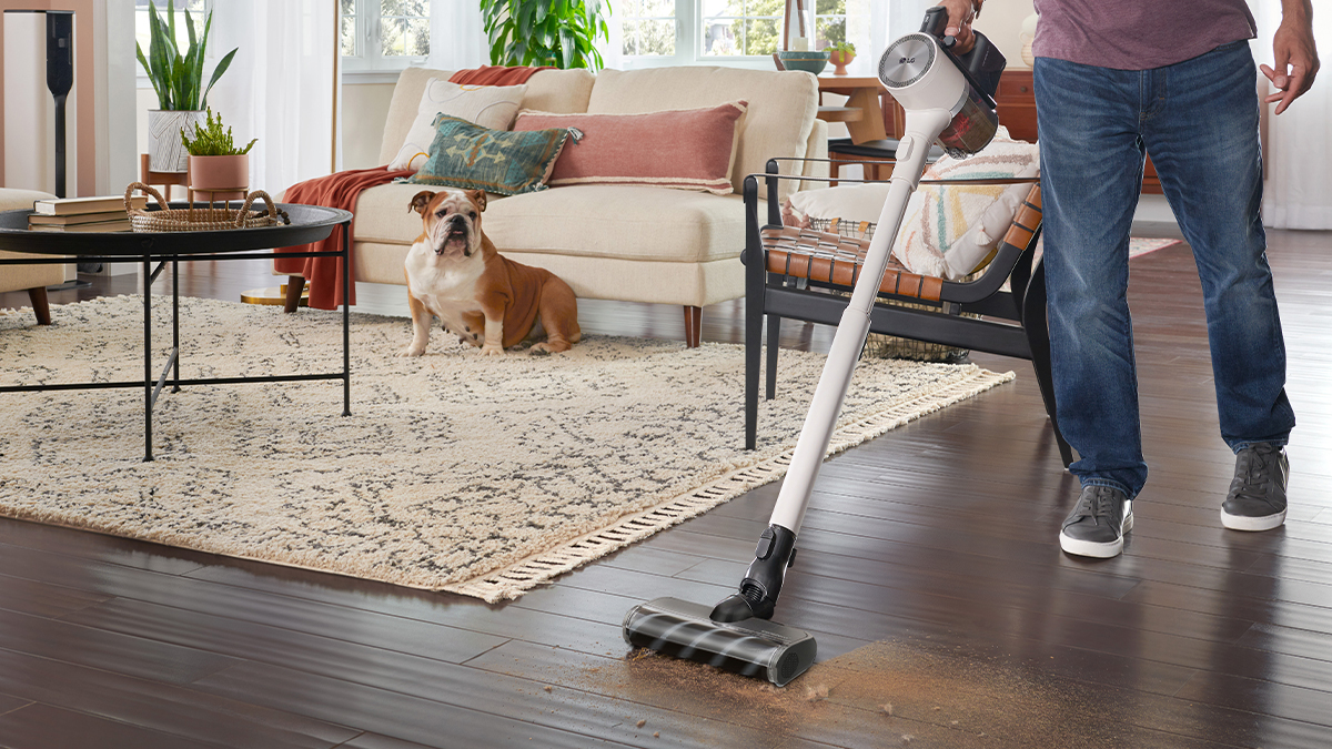 LGXCenter's tweet photo. Crazy how the cutest family member can be the messiest. Cover their tracks quick with your #LGCordZero.#LGUS #LGFam @LGUS https://t.co/Xbm9yUKv8e