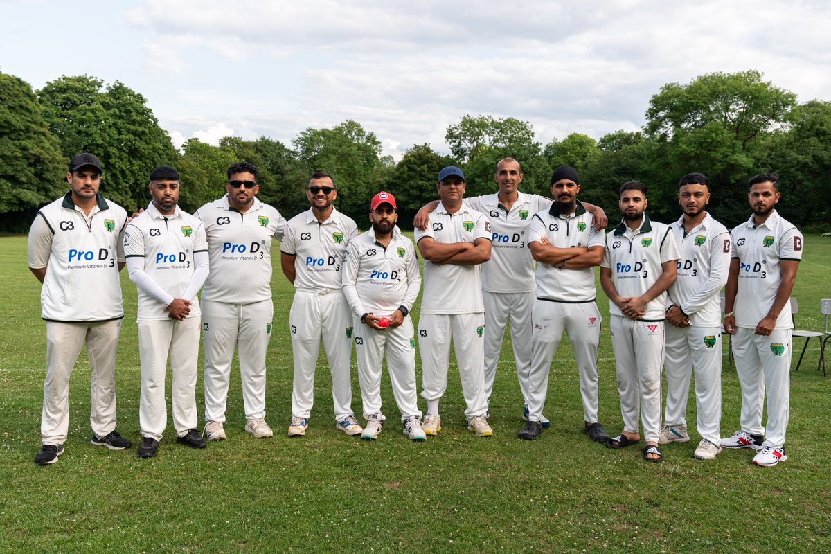 SportsmanCC's tweet photo. 🇺🇵🇩🇦🇹🇪: A massive thank you to @SynergyBioUK for sponsoring our new kit. Also thanks to @windmillABC for the support and the wonderful kit designed and supplied by C3 Sports #cricket🏏 #kit #sponsor #team #uniform #prod3 #health #summer2023 #birmingham https://t.co/Jb5MAtSr1A