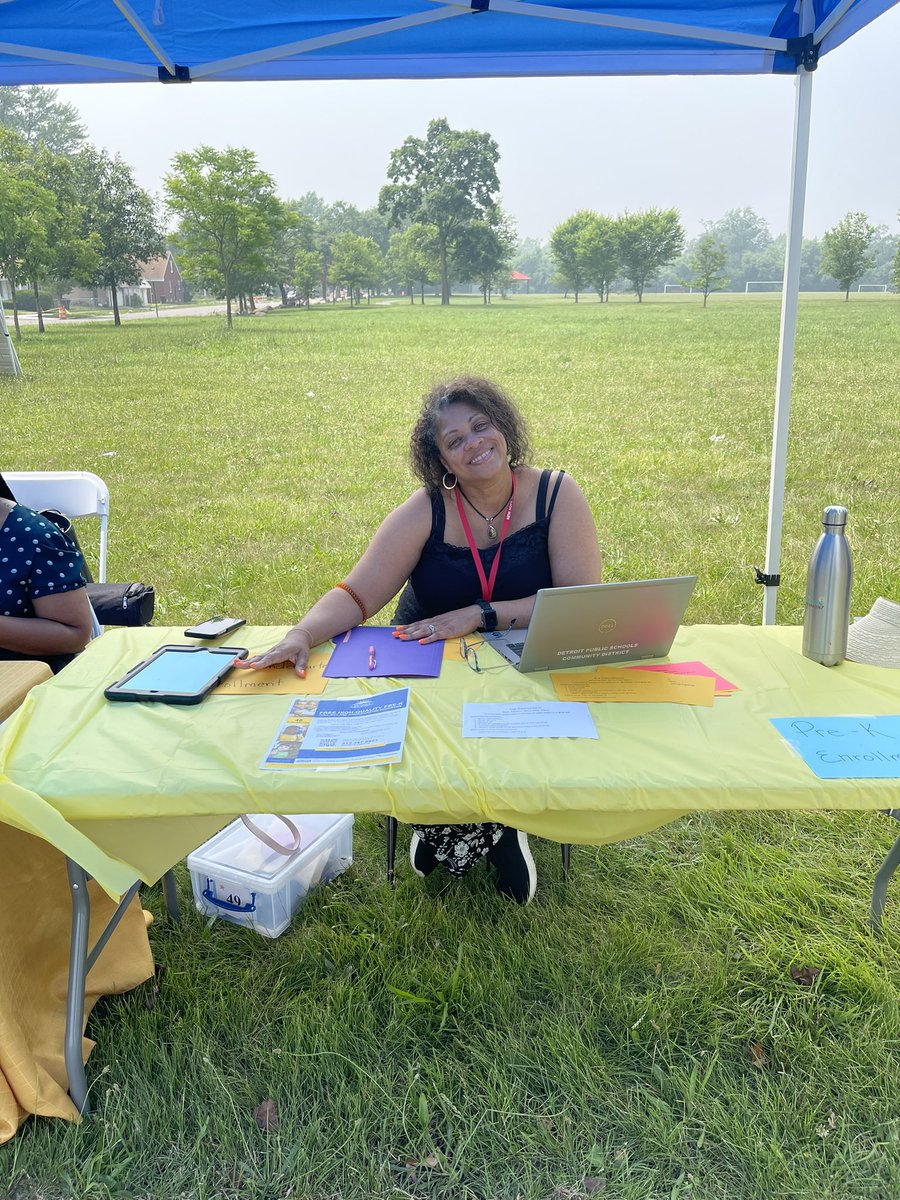 DPSCDEmersonK8's tweet image. Thanks Emerson families for coming to our Summer on the Block event today at the school. It was great to see your familiar faces enjoying yourselves. We look forward to seeing you at our next summer event later in August. So stay tune! #DPSCD