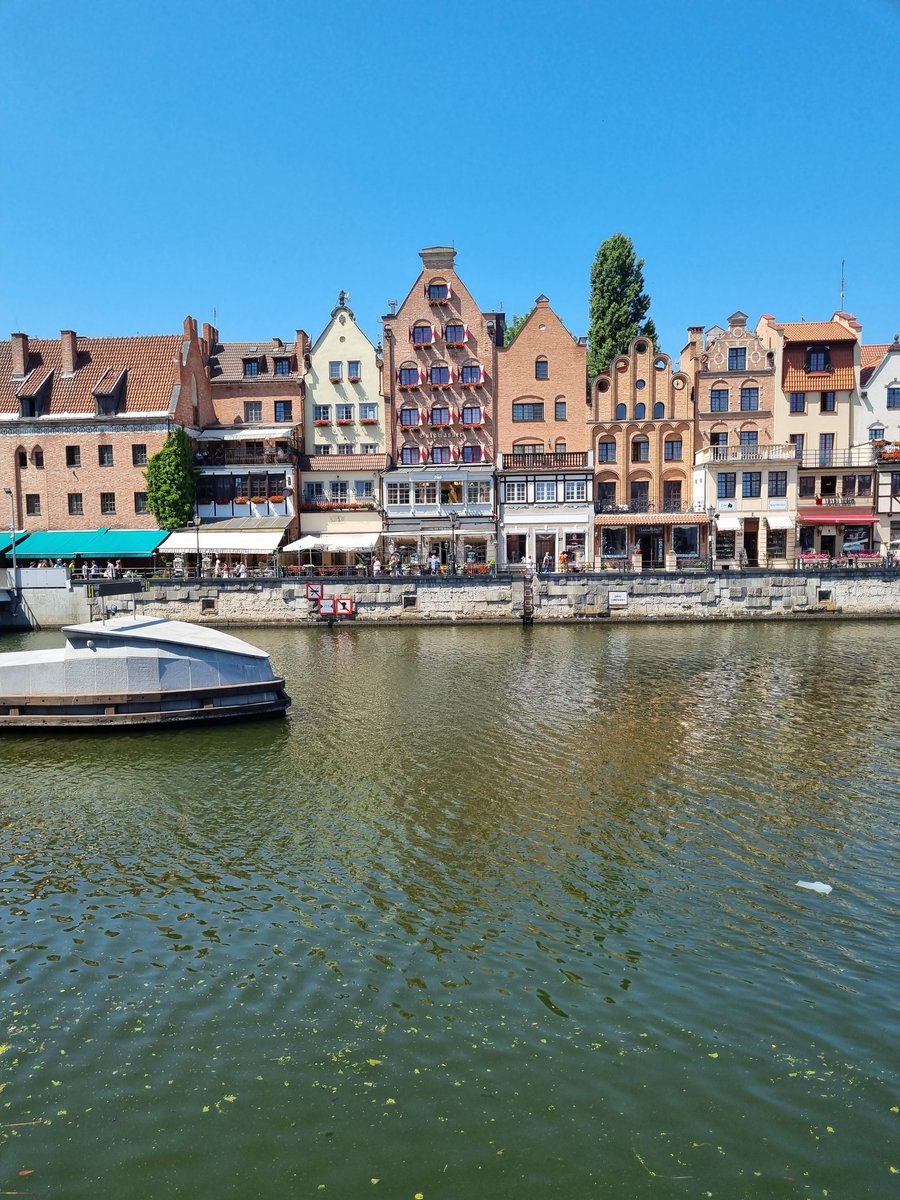 Perfect dose of history, sights, and a few bevs! Gdansk and Warsaw ticked off 🇵🇱