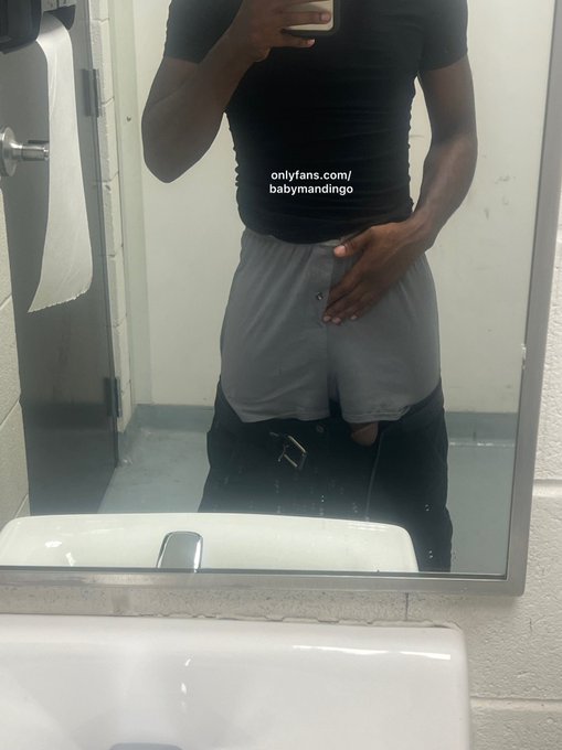 Big Dick Problem # 24 https://t.co/EuSritsrn0