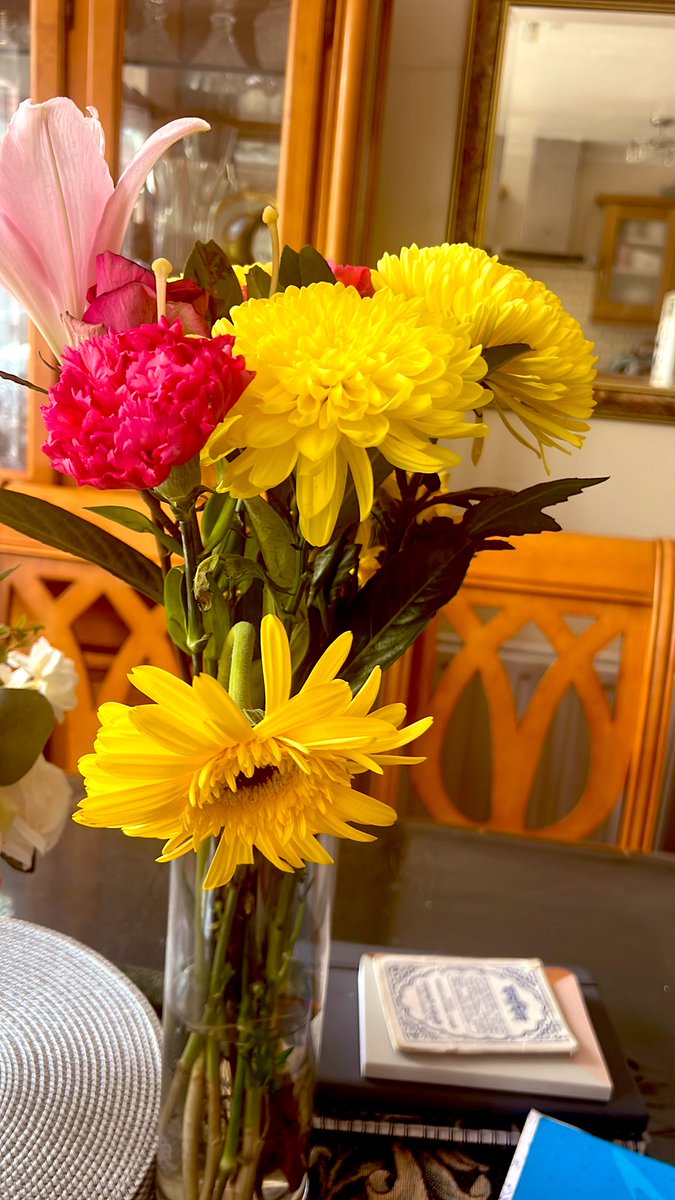 _misshr_'s tweet photo. Beautiful flowers after having the privilege to deliver a friend’s first born 🩵 what an honour 💐 @MaternityWX https://t.co/sp0LVSkUn8