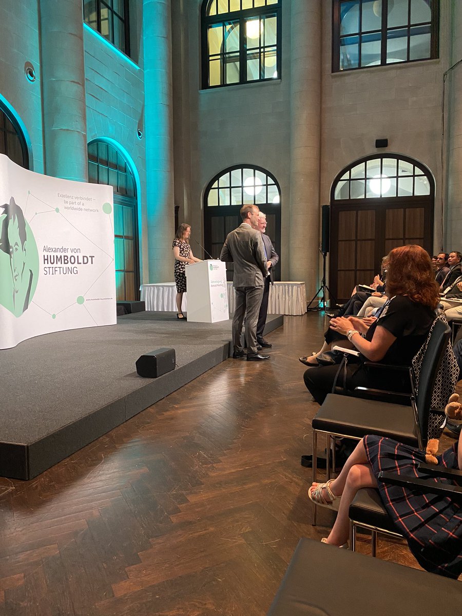 Congratulations to Martin Lenz <a href="/lenz_lab/">Lenz Lab</a> from <a href="/CNRS/">CNRS 🌍</a> <a href="/UnivParisSaclay/">Université Paris-Saclay</a> for his award <a href="/AvHStiftung/">Humboldt-Stiftung</a>!