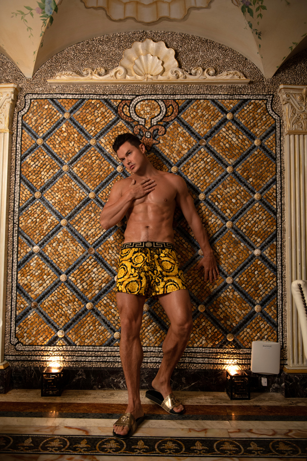 DNAmagazine's tweet photo. DNAnews: Nate | Danu | Sean | Mid-Year Sale
Inside DNAnews: @SeanSavoy @BenVeronisPhoto #Lauv #LGBTQIA #AlexiGiannoulias #USpol #swimwear #Uganda #DNA282 #LetterFromTheEditor
~ read/opt-in 👉🏼 https://t.co/FiwW46jYLQ https://t.co/6GF2L4FV8N