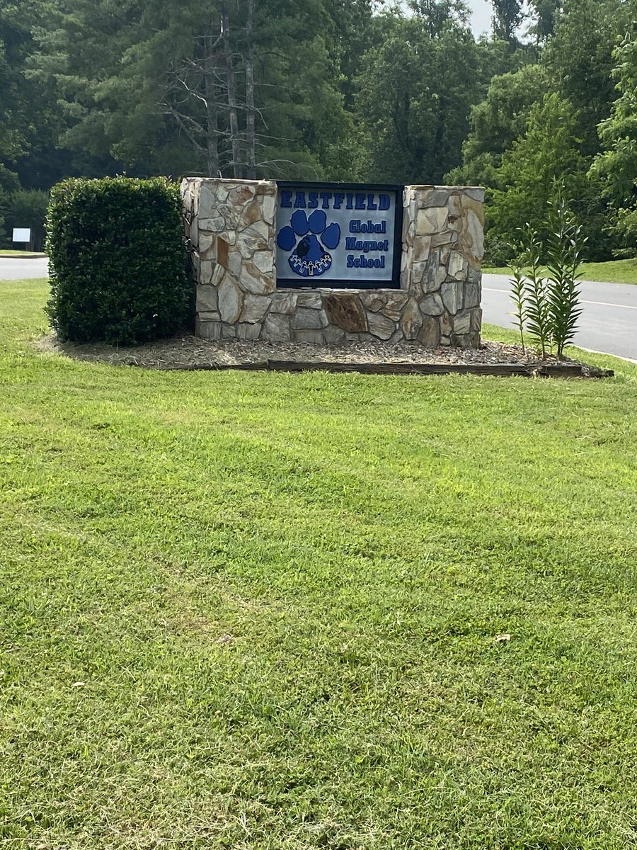 MBaker_RunSun's tweet photo. Mr. Mike and I are TIRED! We have put in two days together of working on the grounds! Grass is mowed, shrubs and trees are trimmed, weeds are sprayed and pulled, and trash has been picked up! #balancedcalendar @eastfieldglobal July 6th Staff returns! https://t.co/Zljmf30ogA