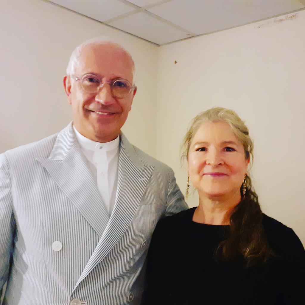 BeardLouisa's tweet photo. An honour to meet @stewartpearcethevoice today.
It was a pleasure to sing, as a welcome note to all guests, an excerpt from "Visca l'Amor" (Hooray to Love) by the Catalan composer E. Toldra. πΆ
Thank you @ladyvalcorbett and @KarenKennaby.
#stewartpearce #ladyvalnetwork https://t.co/V8SmkIKCEy