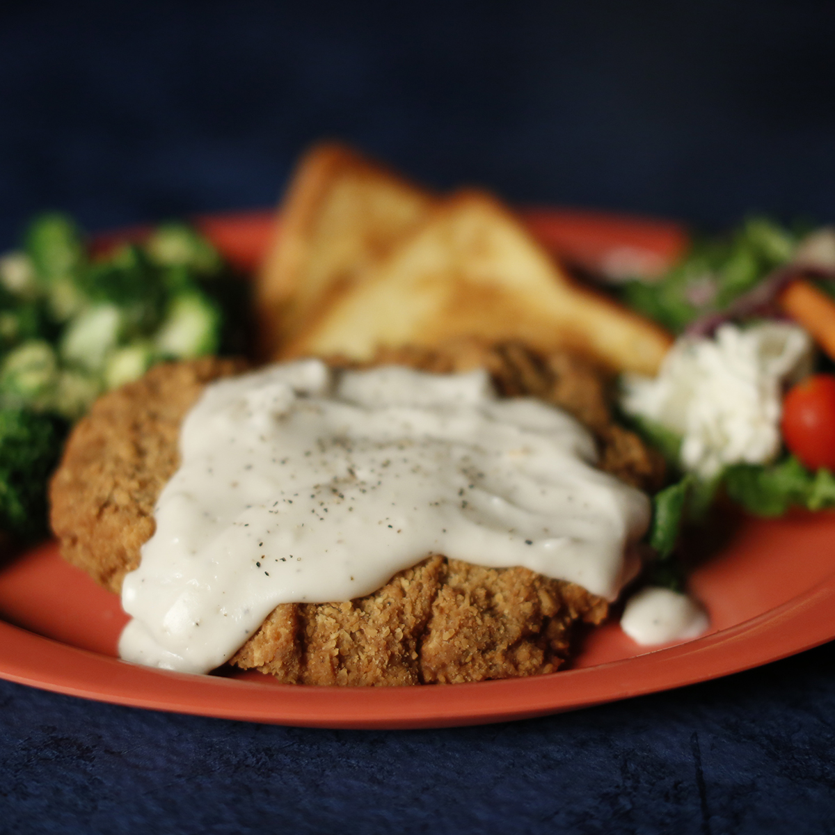 CaprockCafe's tweet photo. Beyond the boundaries of taste. Try our Chicken Fried Steak today. Dine-In, carry-out or delivery, we'll be here for you. ☺️ #WhereTexasPlays #LubbockRestaurant #Lunch #LubbockToGo #TakeOut #Delivery https://t.co/c8wYlrs8yj