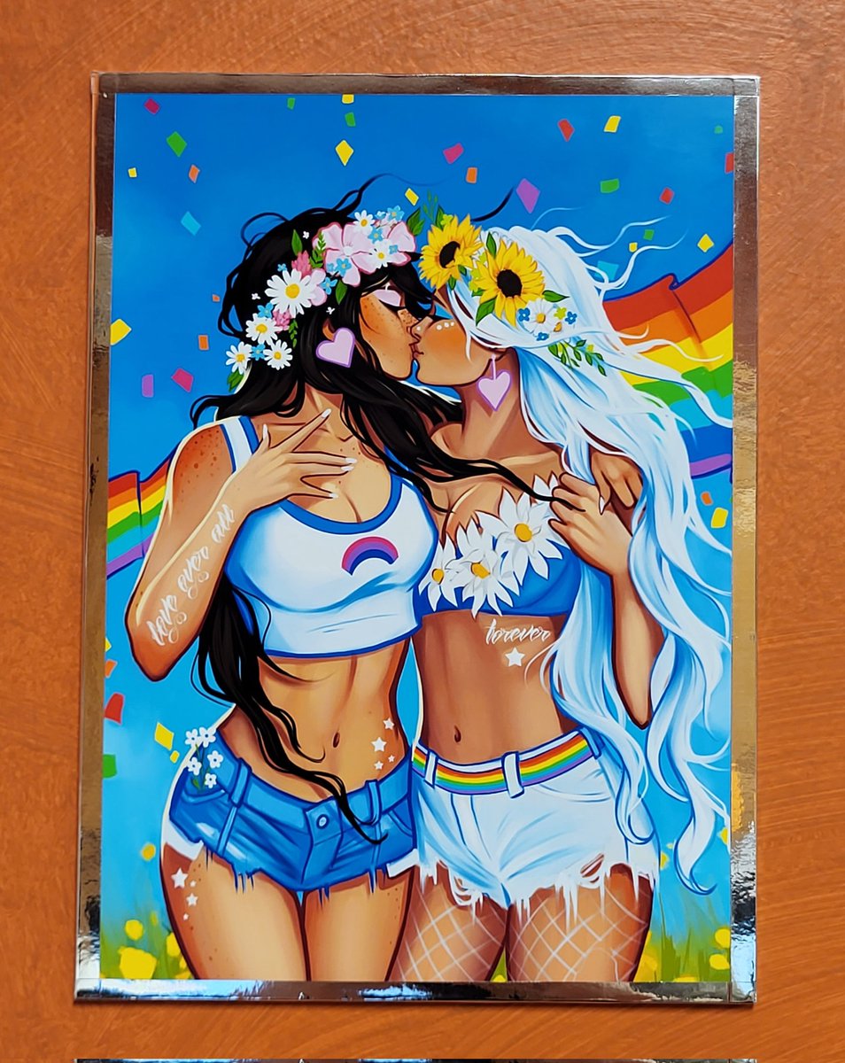 I've been in love with this print ever since I saw it quite some time ago. I found the artist on IG and her work is stunning!  #LoveOverAll
🎨 @/anna_marine