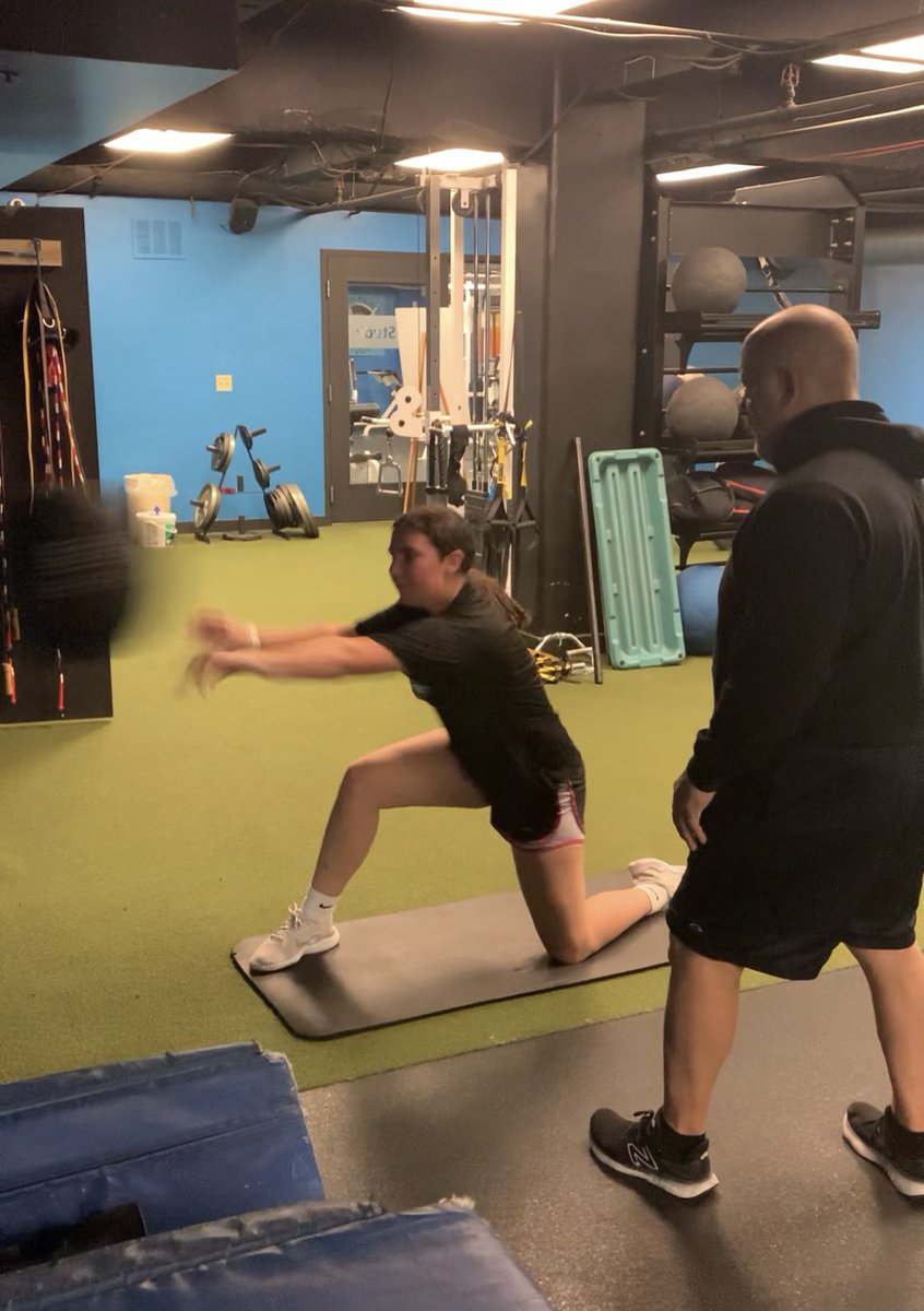 ReaganW2026's tweet photo. Had a great workout this morning before we head to @DiamondNationNJ for the Aces Stars &amp; Stripes tournament with @SZ_SB_Recruits ! https://t.co/bLfP5qOQct