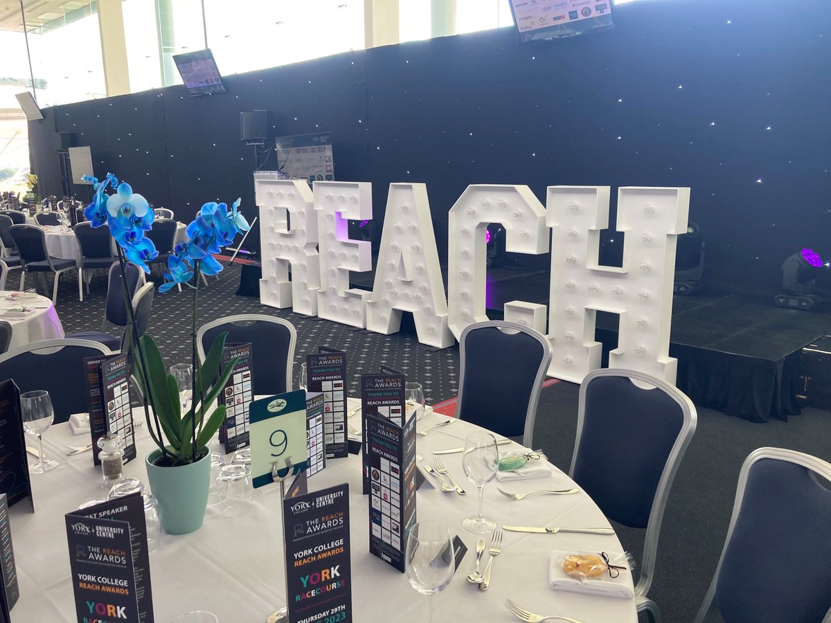 York College & University Centre tweet media