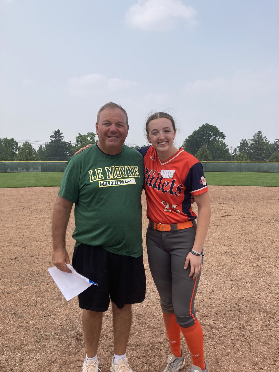 Danni Simpson tweet media