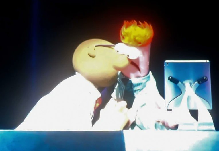 me: :(
that time bunsen kissed beaker at the muppets take the O2:
me: :)