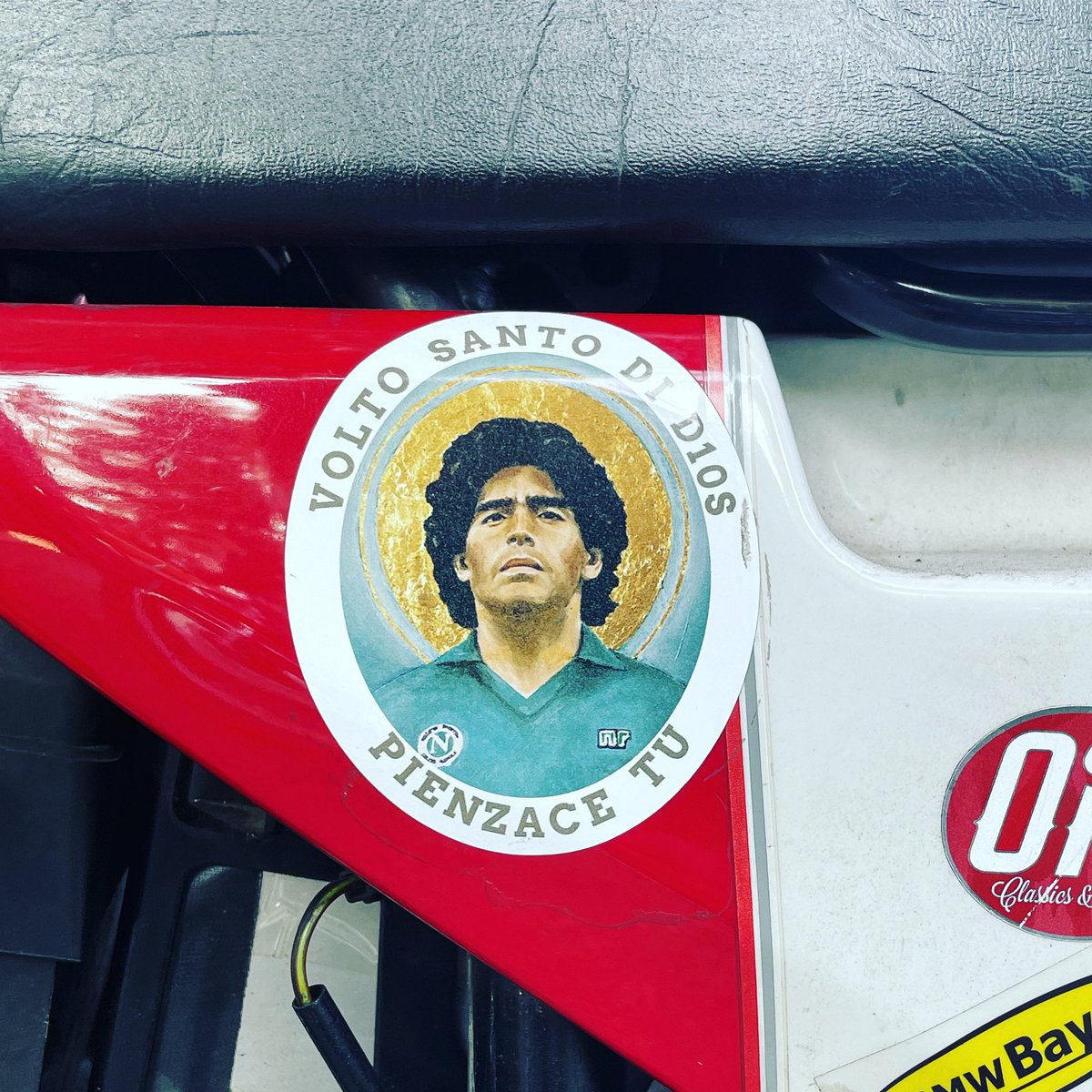 ginaridenti's tweet photo. Pienzace tu. #honda4fest #honda4fun @Honda4Fun #manodedios #Maradona https://t.co/LvMlNaZLAy