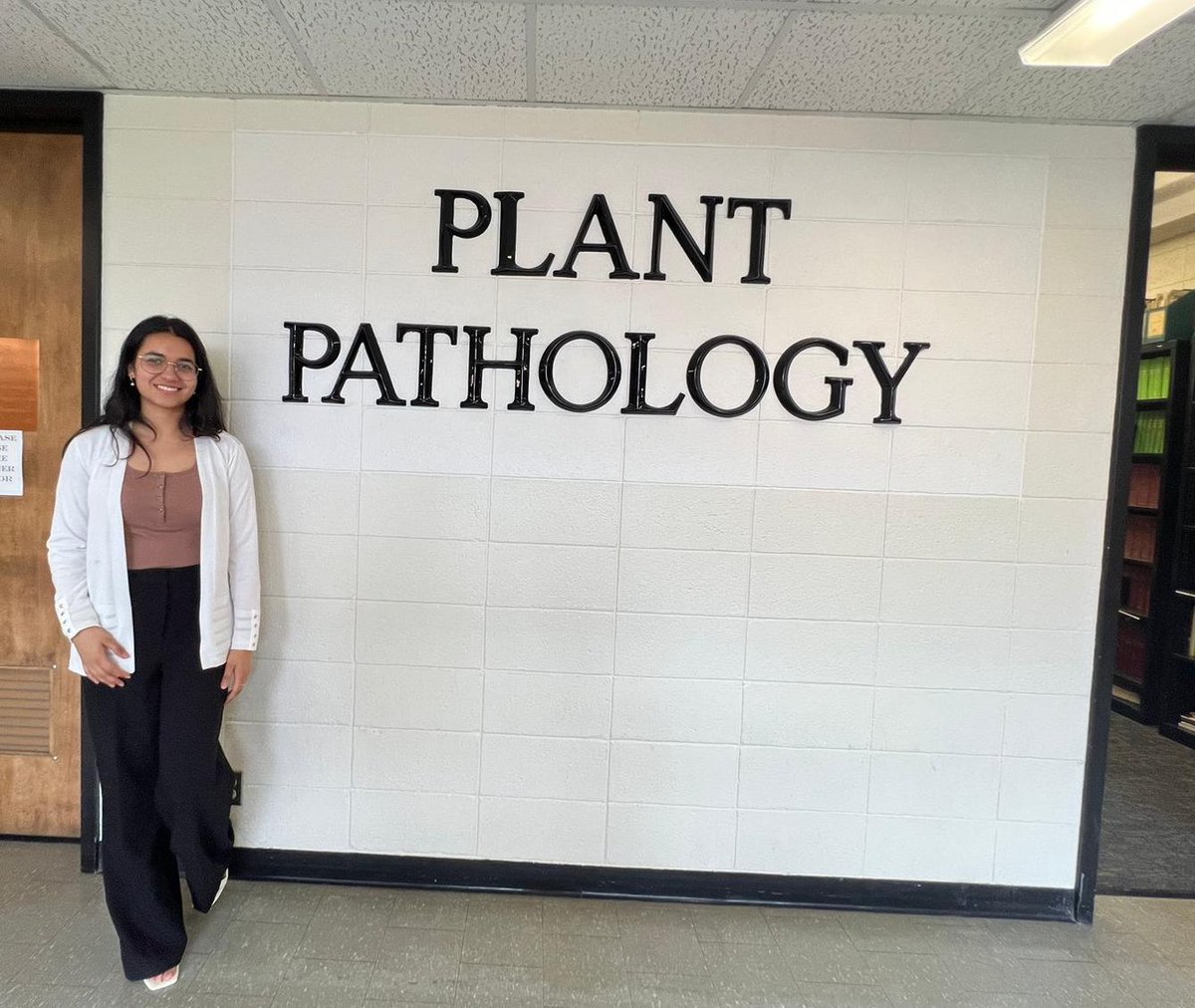 Thrilled to share that I successfully defended my M.S. thesis!🎓✨ Its been an incredible journey of research and growth. A huge thanks to my advisor Dr. Guiping Yan, Nematology lab team, my family and friends!! 
#MasterThesis #Nematodes #NDSUPlantPathology @NDSUPlantPath