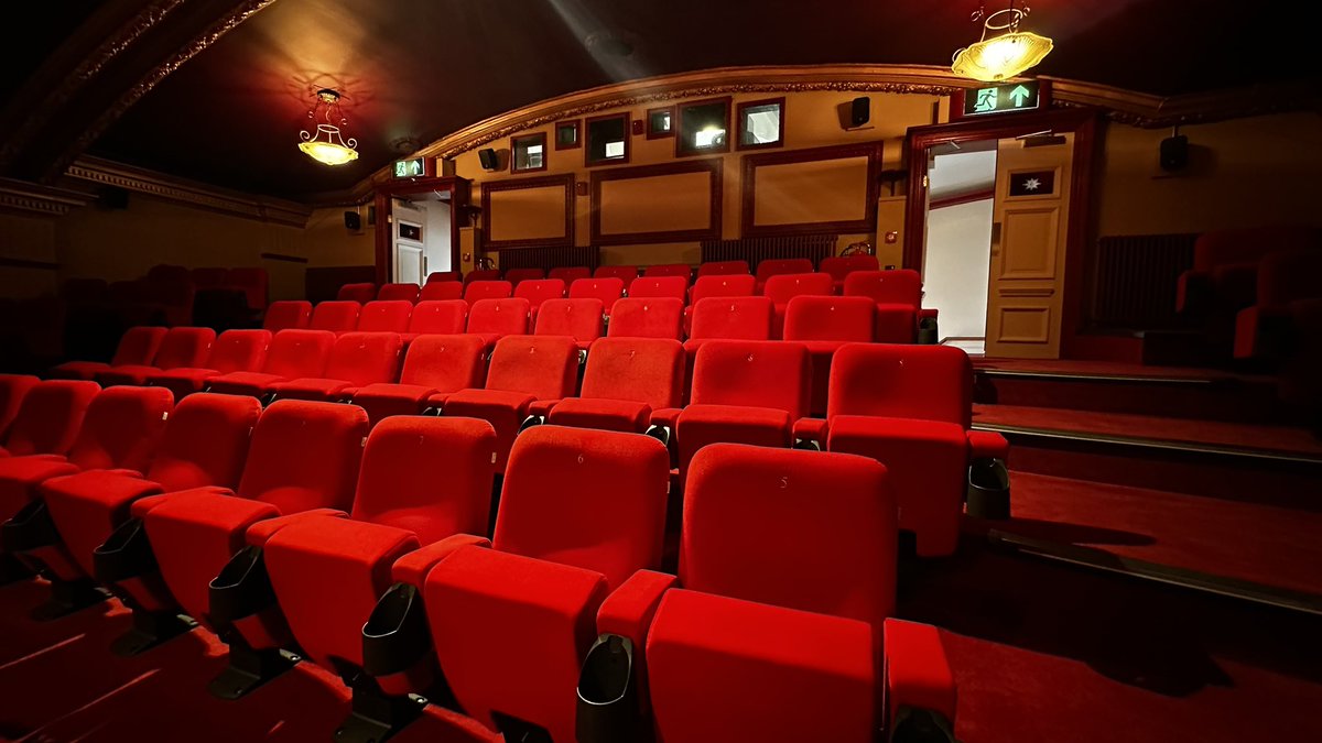 ChrisHomewood's tweet photo. Hyde Park Picture House is back and it looks stunning. Leeds is very lucky to have this gem. https://t.co/Y55w4ml0Mq