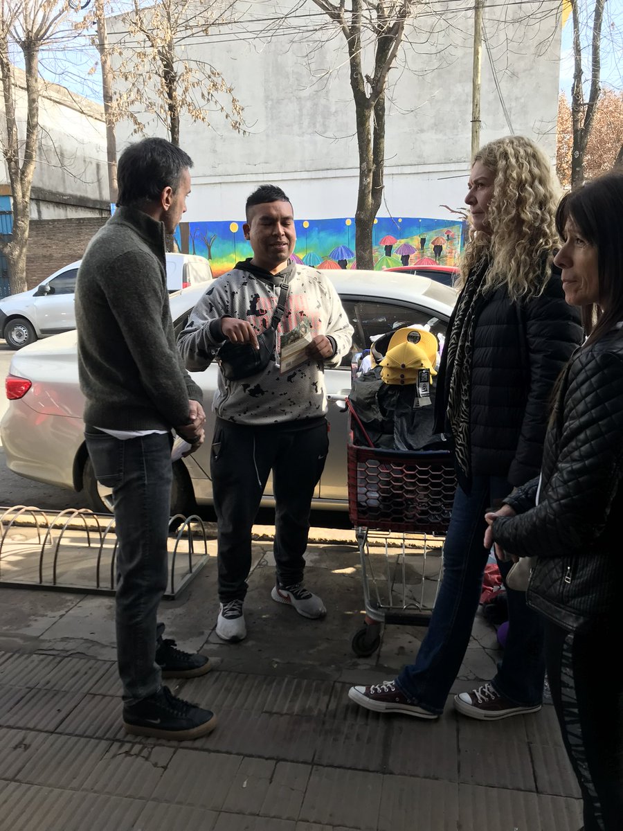 sebasneuspiller's tweet image. Seguimos #CaminandoJuntos con @ACLeguizamon y hoy estuvimos en Derqui escuchando las principales preocupaciones de los vecinos. 

Con pasión y juntos, vamos a transformar Pilar.