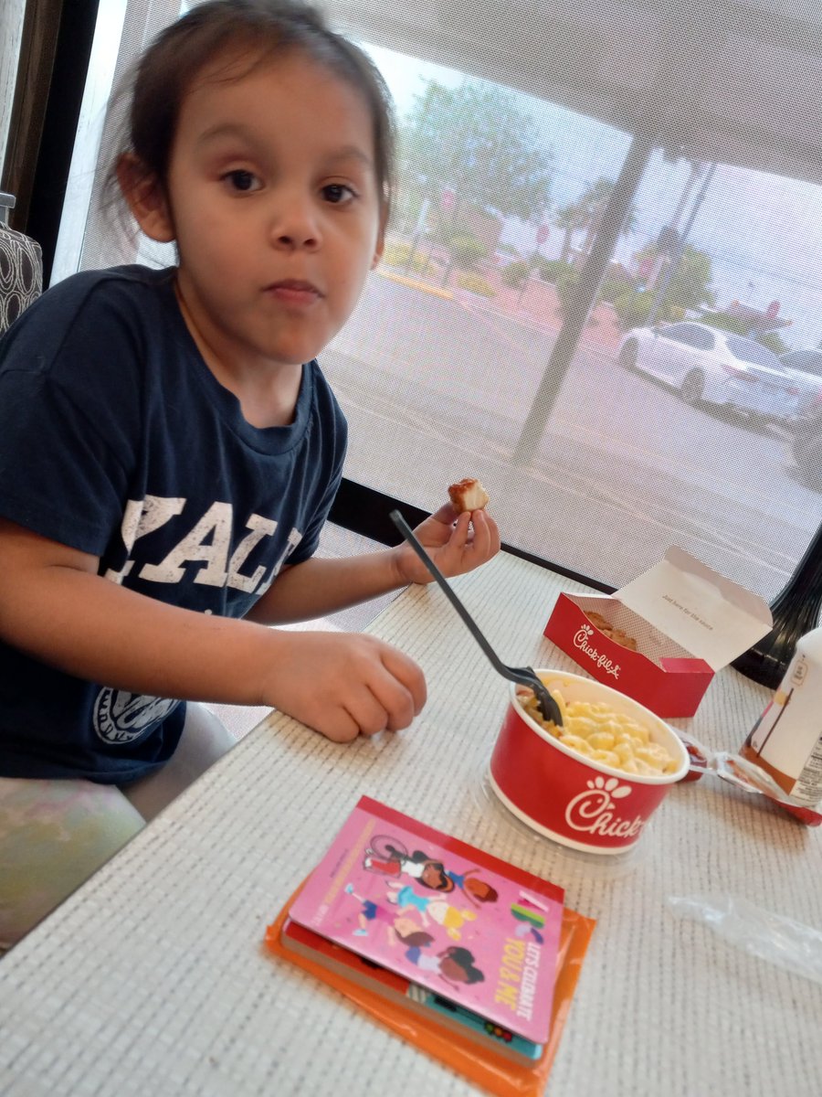 Kat_Ambrose27's tweet photo. Stopped by @ChickfilA for lunch and instead of a toy ice cream Miss Rachel got a new book to read. @JBaldwin_BMES #BME_Reads #SummerReadingChallenge #DestinatonSISDReads #PatriotsRead #CodeMoo https://t.co/GawdY8fSRx