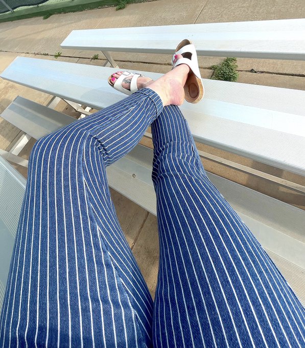 Another day.. another pair #FOOTFETİSH #feet #publicfeetpics #barefootmilf #girlsinsandals https://t<a href="/tag/footfeti%CC%87sh"class="tags">#FOOTFETİSH</a><a href="/tag/feet"class="tags">#feet</a><a href="/tag/publicfeetpics"class="tags">#publicfeetpics</a><a href="/tag/barefootmilf"class="tags"><span>#barefootmilf</span></a><a href="/tag/girlsinsandals"class="tags"><span>#girlsinsandals</span></a>