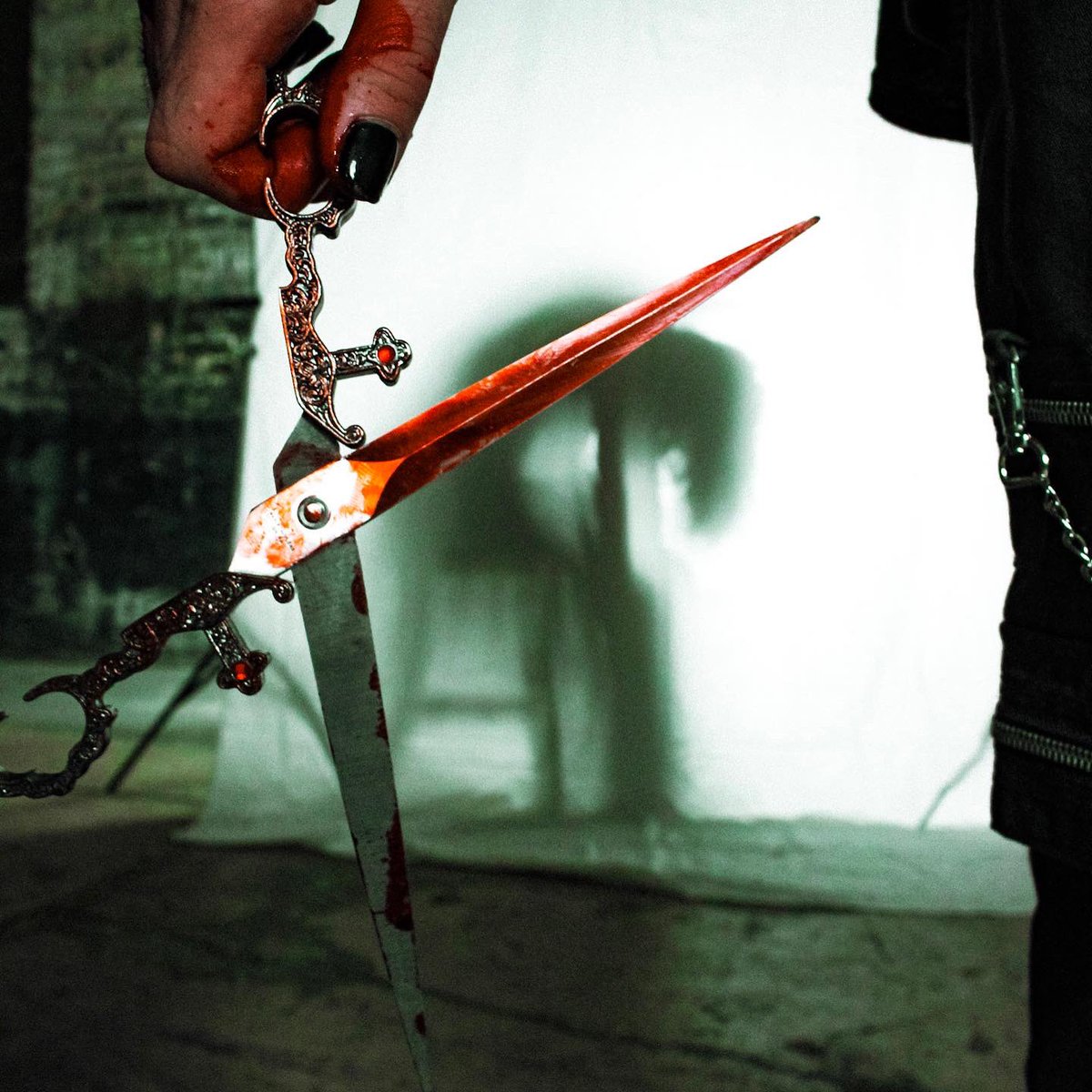 SNIP SNIP ✂️ new Yung Scuff song + music video drops on Saturday :D !!!! Hold onto ur butts 💀