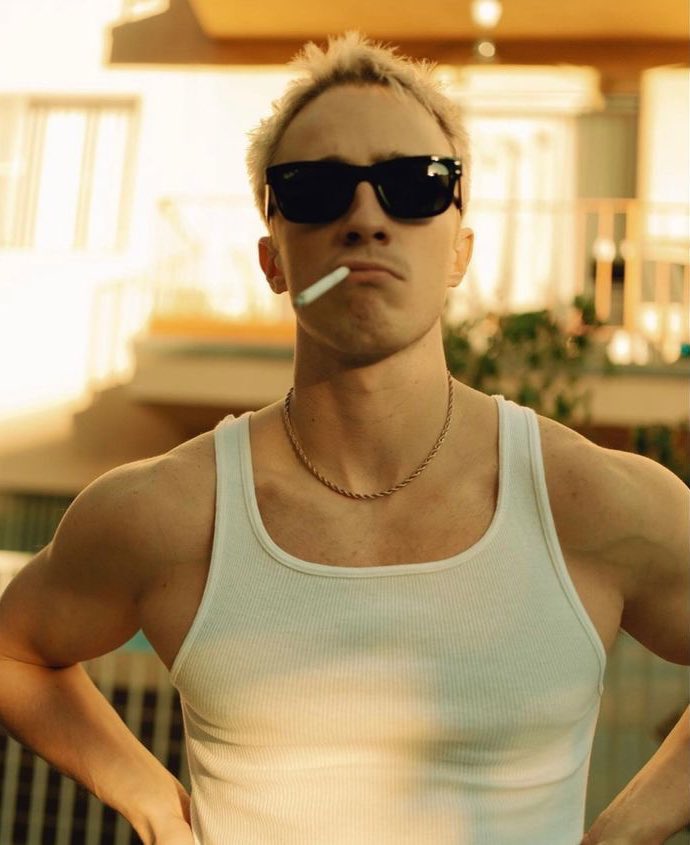 FilmUpdates's tweet image. Luca Guadagnino’s film adaptation of William S. Burrough’s ‘QUEER’ starring Daniel Craig and Drew Starkey has wrapped filming.