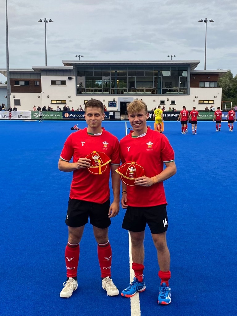 Llongyfarchiadau to Owen Sutton and Jonny Fleck on receiving their first senior international caps tonight 🎉