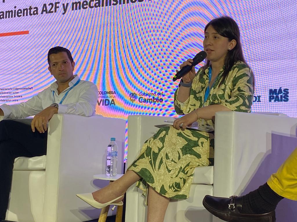 July_ossa's tweet image. Participamos en 1er encuentro LATINOAMERICANO Y DEL CARIBE de parques ECO- INDUSTRIALES @ONUDIColombia  @ANDI_Colombia  en el panel de Instrumentos financieros y modelos de inversión con nuestra líder #BancóldexMásSostenible María Fernanda Manrique @Bancoldex 
#CreerEnTiNosMueve