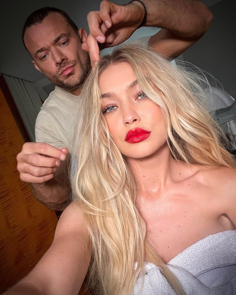 GigiHadidARG's tweet photo. Dimitris Giannetos via Instagram.

“GIGI 💕
Hermosa @gigihadid hoy en Paris
Maquillaje @samvissermakeup 
Cabello 🙋🏼‍♂️
Styling @mimicuttrell 
#gigihadid #dimitrishair” https://t.co/QuaNNbBrpK