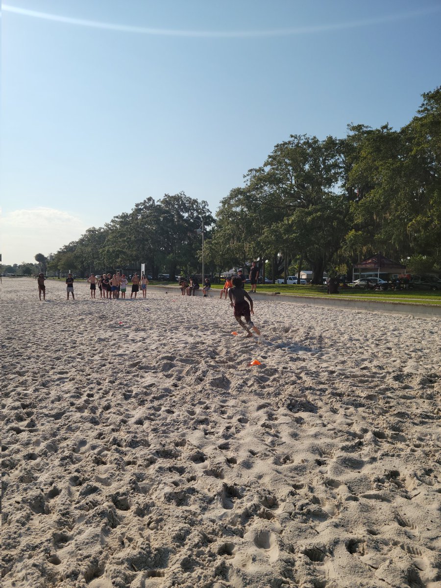 Day 4 and an awesome conclusion to the 1st half of summer.
Agilites and a long relay race to compete and complete our week long in the community workouts at st cloud lakefront, nice to get away from same stuff and change things up
 #wintoday
#dominate
#onlyfbteaminstcloud