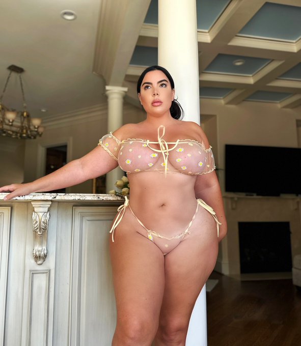 Hi 👋   https://t.co/bWO5AJGaCz https://t.co/NpchC6k6W0