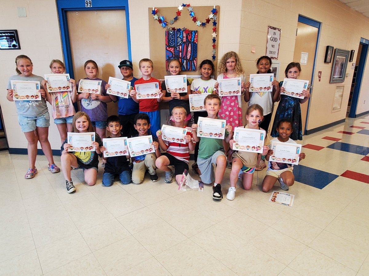 BedCoSchools's tweet photo. Huge #shoutout to these #SummerLearningCamp students who read over 100 words in one minute recently! #BedfordCountySchools #DreamBig https://t.co/0QXcQKeLBr