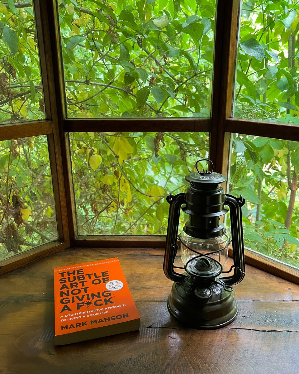 mariohabits's tweet photo. Good book…
#books #reading #glamping https://t.co/jFvG04izlJ
