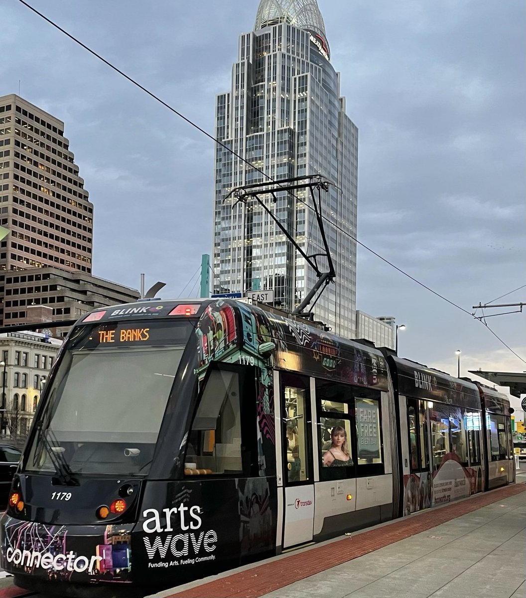 Connector_Cincy's tweet photo. Worried about downtown driving? Shake it off—you belong with me! The Connector will be picking up passengers at The Banks until 12:30am to get you where you need to go. Plan your trip and check arrival times using the Transit App. https://t.co/xliaHOCUv7