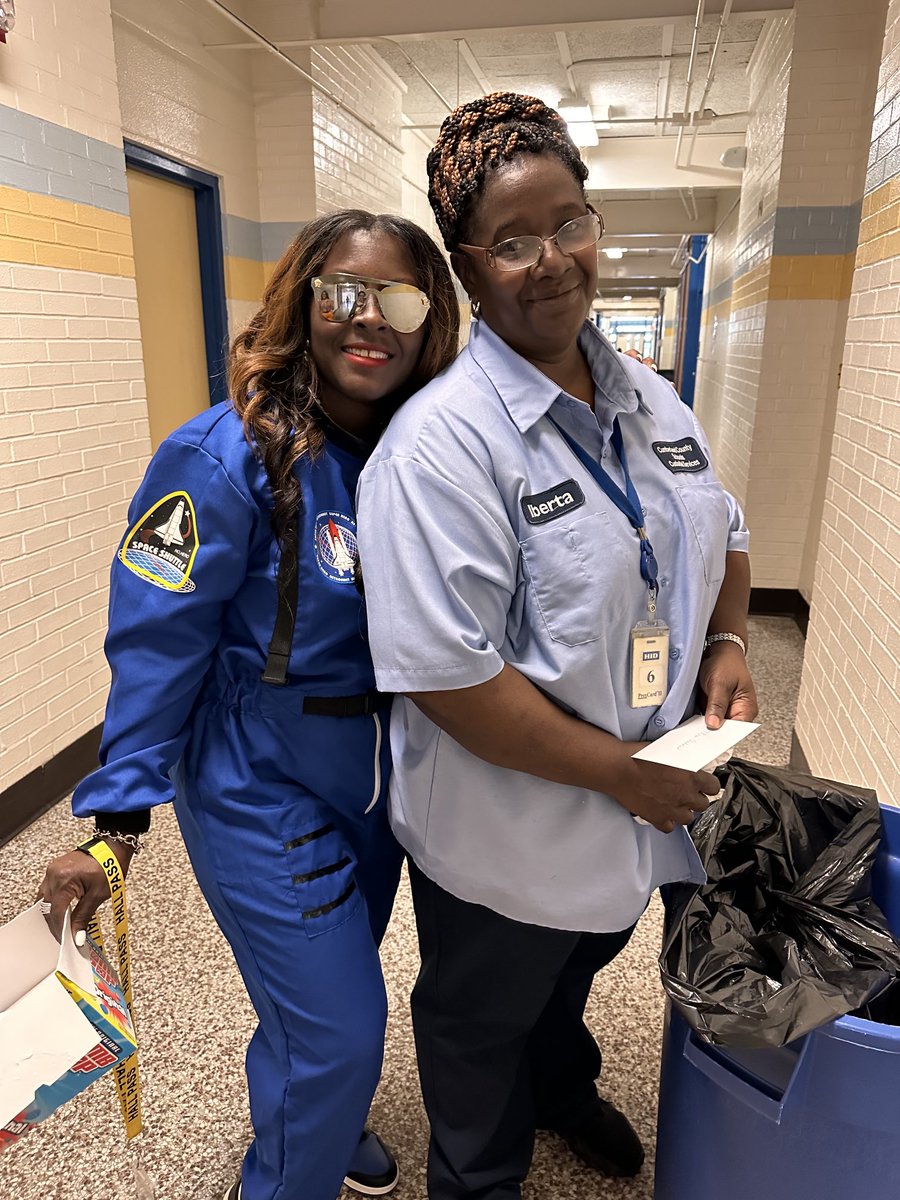 Mission complete!! Wearing shades going into our bright future and hats off to a great start of our summer! Last day of Summer Learning!#CCSSummerLearning2023 ⁦@LucileSouders⁩ ⁦@CumberlandCoSch⁩ ⁦@CCSElemEd⁩