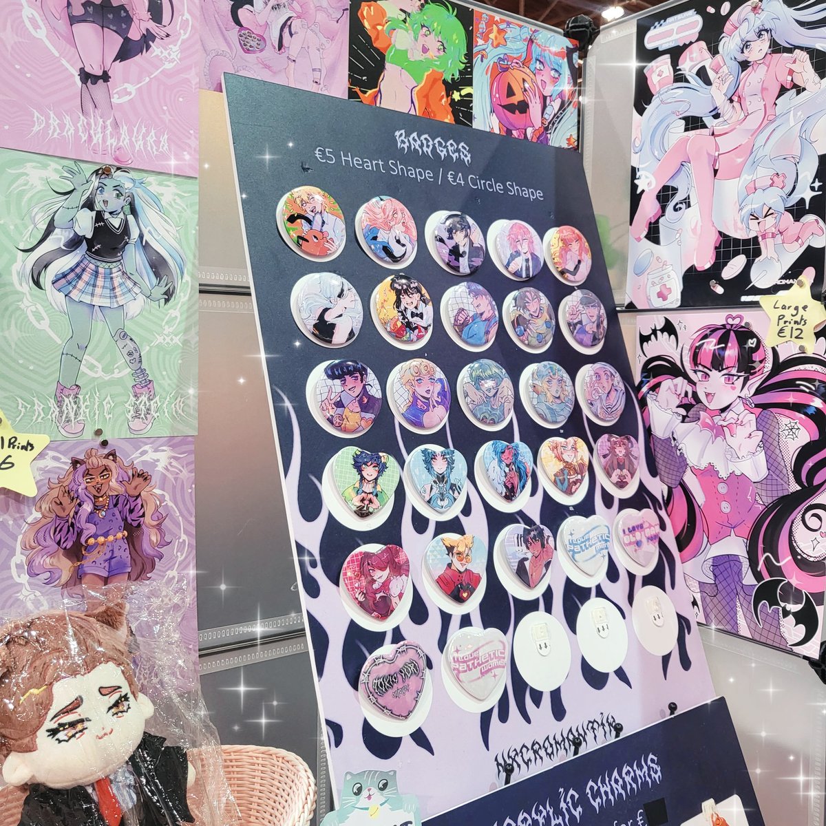 nxcromantik's tweet photo. Me and @princepuca are all set up at Dokomi !! 🌐✨ We're at table G46 in the artist alley, near the entrance to the 18+ area!

#ArtistsOfDoKomi23 https://t.co/Ve884RltBz