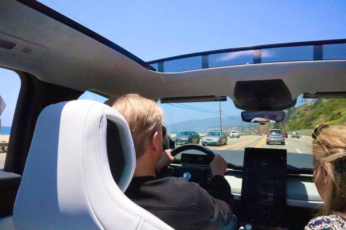 California mode! On a Sunday afternoon! 8 class panels open, fresh air and sunshine!!!………….#Fisker #love #evs #esg #california #cabrio #sun #freshair