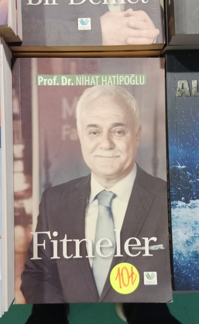 Hazarcantt's tweet photo. 3 saat akraba gördükten sonra yazdığım kitap: https://t.co/7wjYCZZWxL