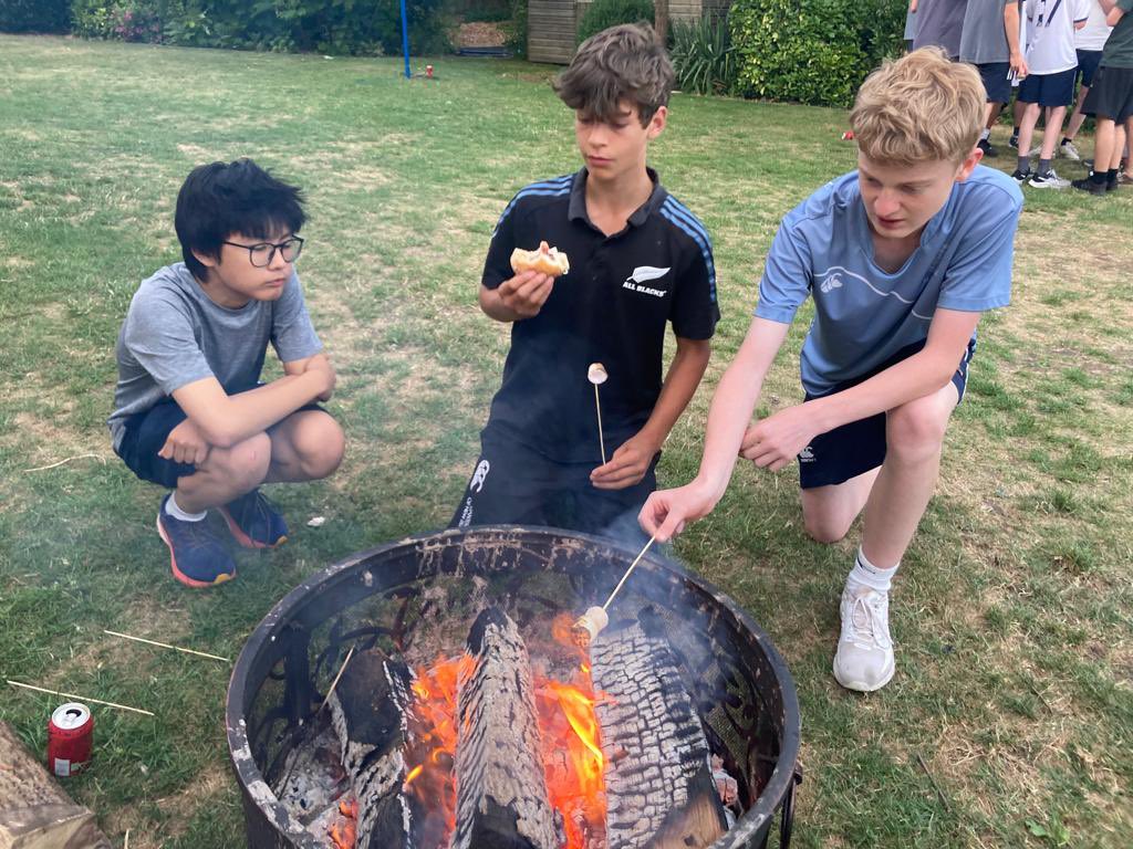 A few more photos from our penultimate night in house ⚽️ 🔥 🍩