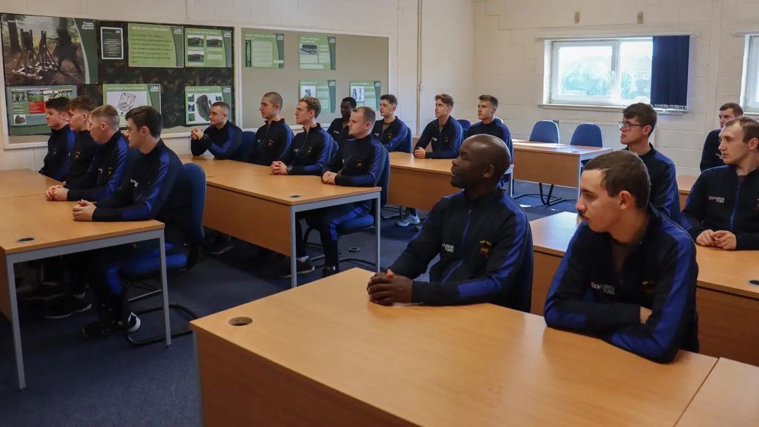 Our #CenturionFund has invested in the next generation of Gunner by giving them a sense of belonging and building ethos. Read more about how the fund has supported this initiative, we think the new tracksuits look 👌🏻 Fancy a career with us 👉🏻 tdy.lol/tzjhe