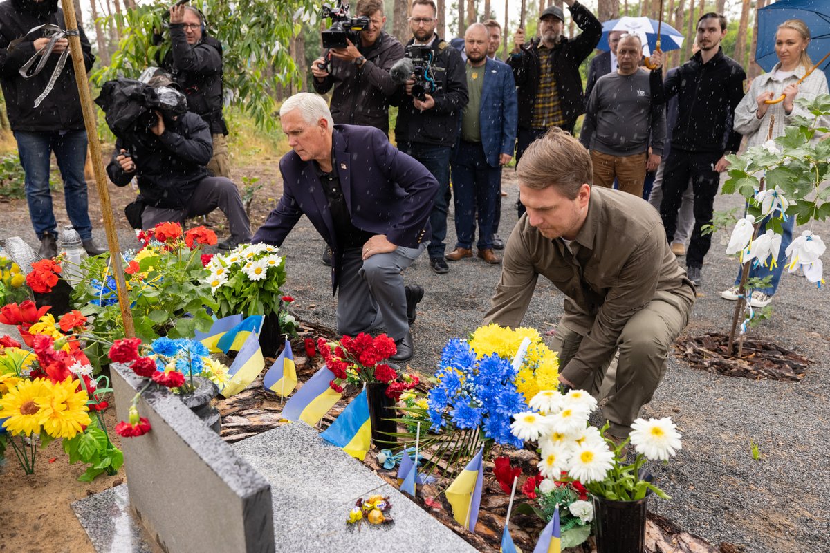 Mike Pence tweet media