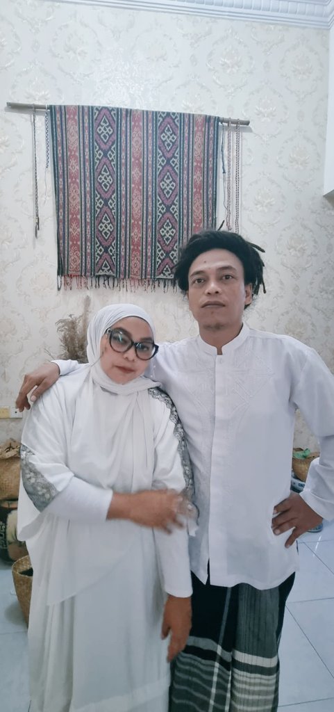 Saya Reza Umra &amp; kakak saya tersayang Mey Umra mengucapkan "Selamat Hari Raya Idul Adha" 🙏🏻🙏🏻