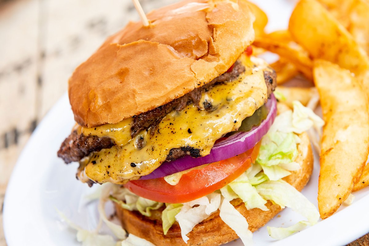 TheBridgeDTR's tweet photo. Burgers are everything  🍔 🍔 🍔 Double Burger https://t.co/lX9fGKHHaZ