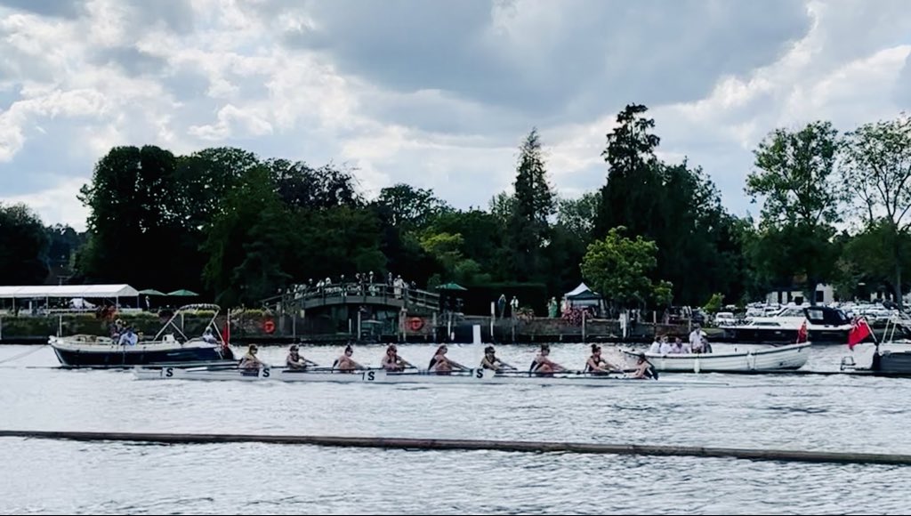 Surbiton High School had built up a great lead by the 1 1/8 mile <a href="/HenleyRegatta/">Henley Royal Regatta</a> in the Prince Philip Challenge Trophy -  cheering them on to a great victory! Well done girls <a href="/SportsSHS/">SHS || Sport</a> <a href="/SurbitonHigh/">Surbiton High School</a> #proudgovernor