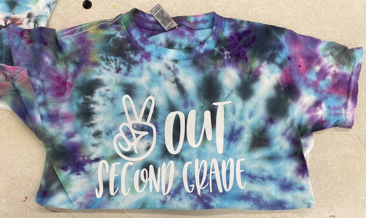 mrsbowesteaches's tweet photo. We loved seeing how our tie dye shirts turned out. Then we just had to get one final photo of us all together! Peace out 1st and 2nd grade. #tiedye #tshirts #classcommunity https://t.co/Dh6bvnTMWa