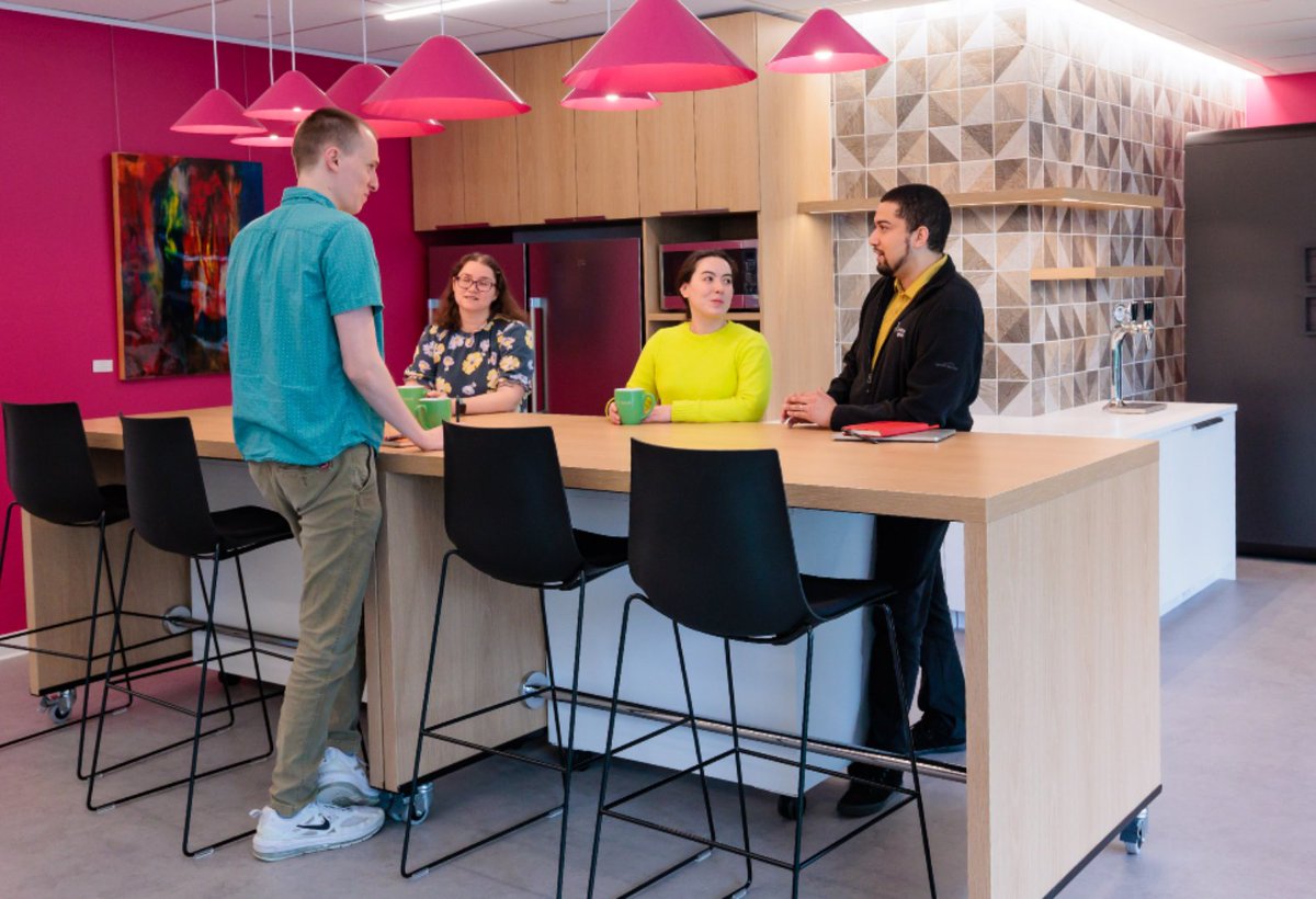 LabCentral's tweet image. Have you heard about the new Bayer Co.Lab? 

Designed to support #cellandgenetherapy entrepreneurs, the Bayer Co.Lab provides access to Bayer&apos;s extensive expertise and a state-of-the-art lab and office space (operated by yours truly 😉)

Apply here: labcentral.site/3Nt1WyV
