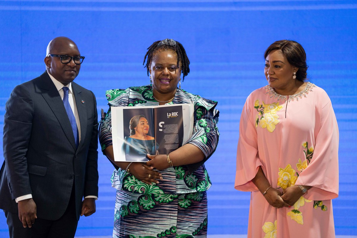DeniseNyakeru's tweet photo. Je suis très heureuse d’avoir procédé ce jour au vernissage du premier volume de l'ouvrage Congo au féminin qui retrace le parcours de 10 légendes de notre pays.

A cette occasion, nous avons suivi le film-documentaire de l’une de nos légendes : Maman Bobi Ladawa, que je vous invite à découvrir sur nos différentes plateformes. 

#CongoAuFeminin #PlusFortes