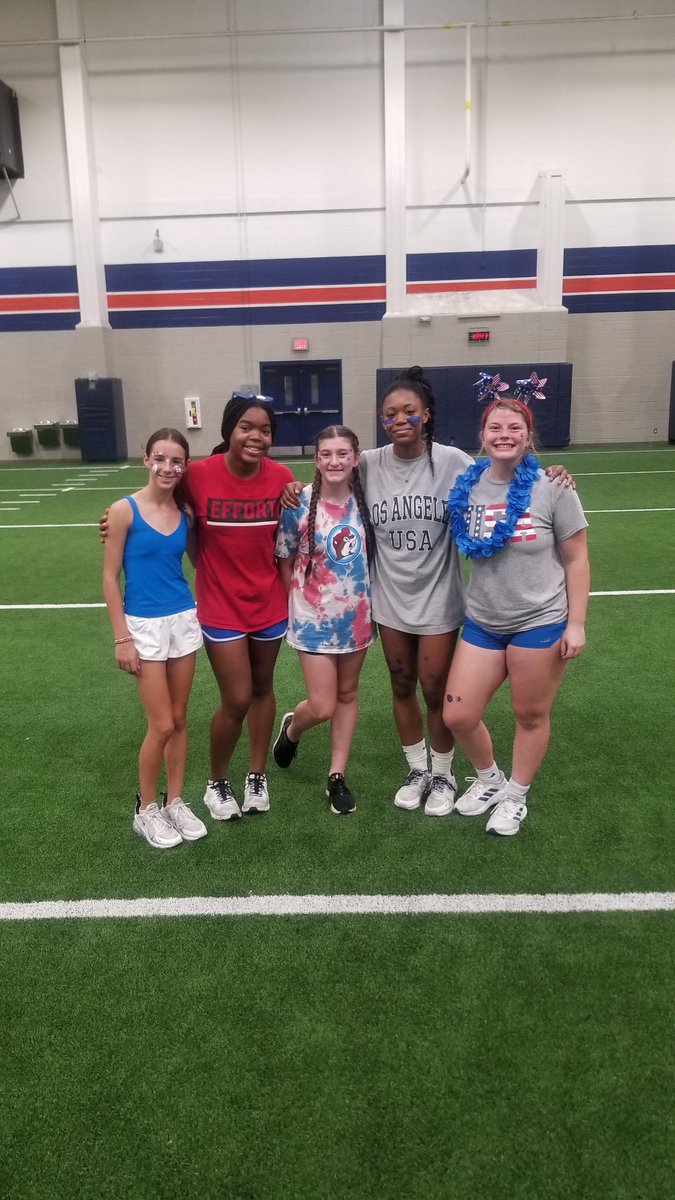 PCnowisthetime's tweet photo. What a week! Bulldogs absolutely dominated our toughest week yet! The consistent effort from these kids is outstanding. S/o to our ⭐s of the week!

HI: Carson, Drew, Zaylon, Lebron, Noah
Fem: Emily, Kemsi, Delaney, Shara, Krystyna
Dev: Jamie, Matthew, Joe, Cooper, Colton, Bryce https://t.co/FI97lO91E0