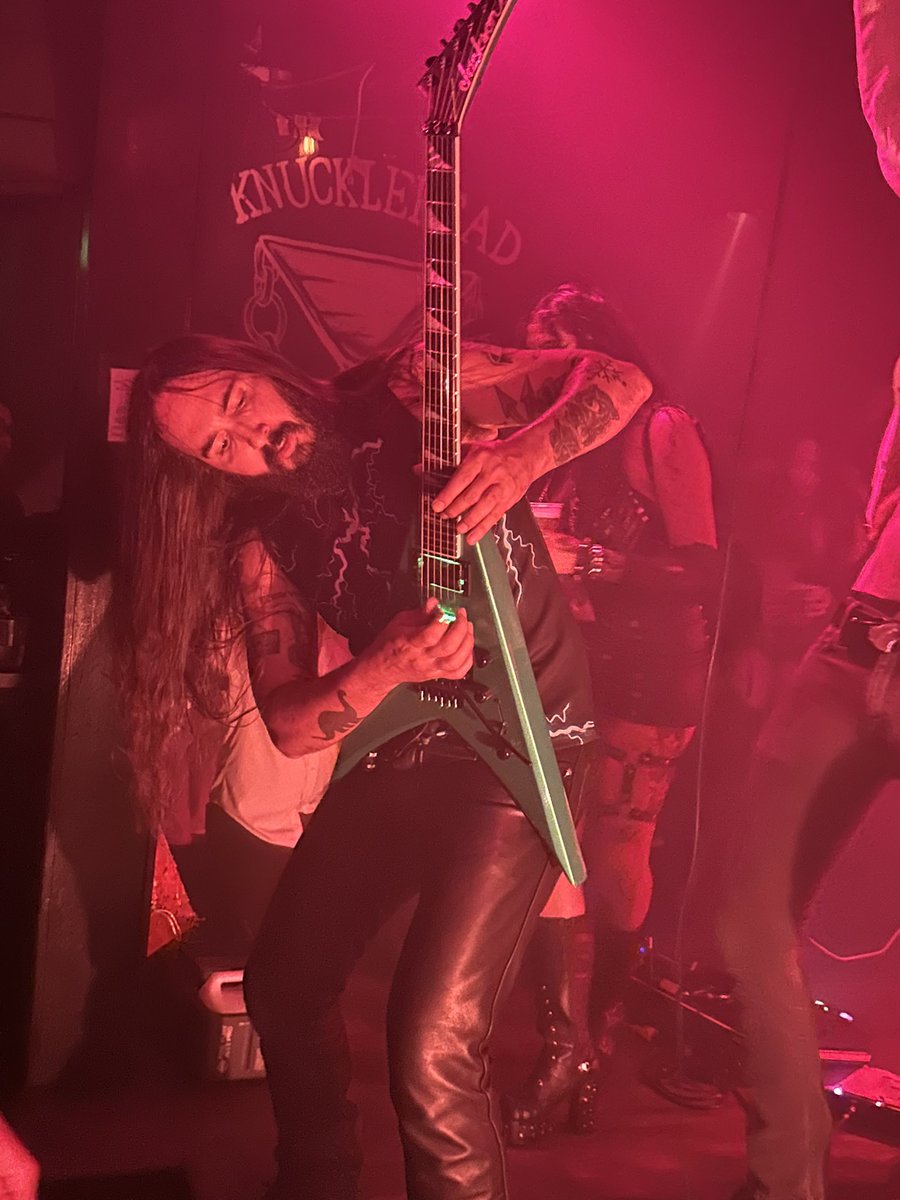 _persekutor's tweet image. Happy birthday to lead guitarist @invertedchris !!