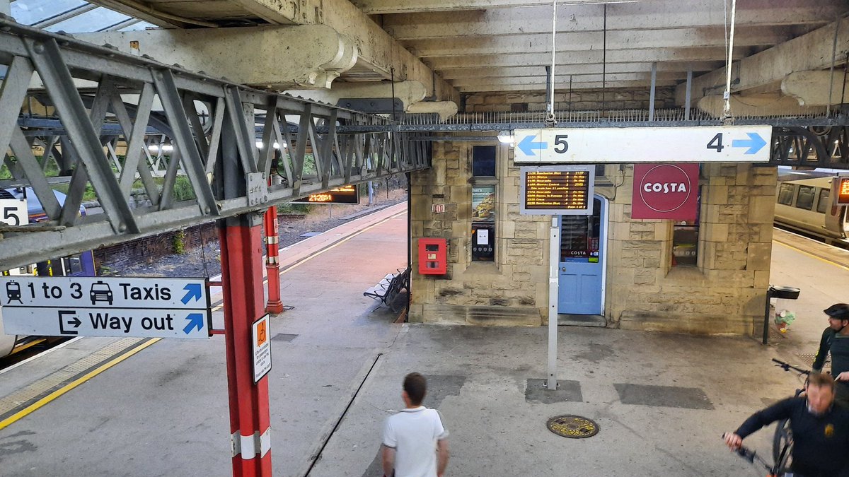 A few from today... <a href="/_doublearrow/">doublearrow.co.uk</a>